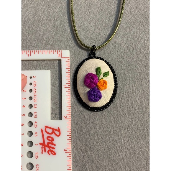 Rose Floral Applique Pendant Embroidery Necklace - Picture 5 of 6